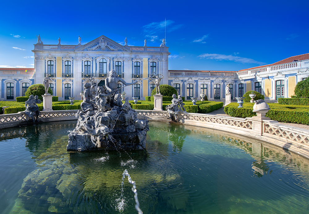 splash-fountain-at-the-palace-of-queluz.jpg