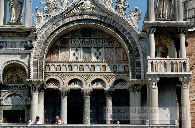 Closeup-St-Marks-Basilica-Venice-Photo-1625A.jpg