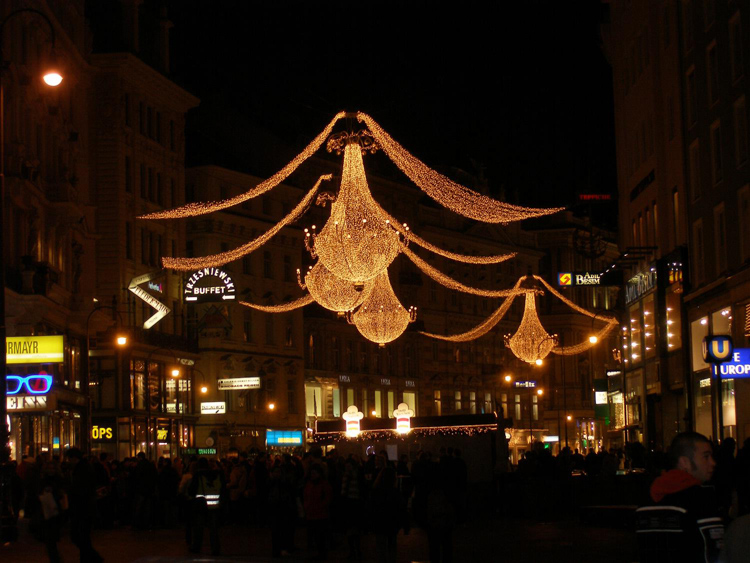 Lights-on-Viennas-Kaertnerstrasse-A.jpg