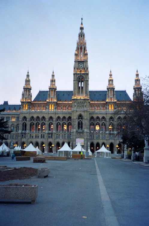 Rathaus City Hall in Vienna A.jpg