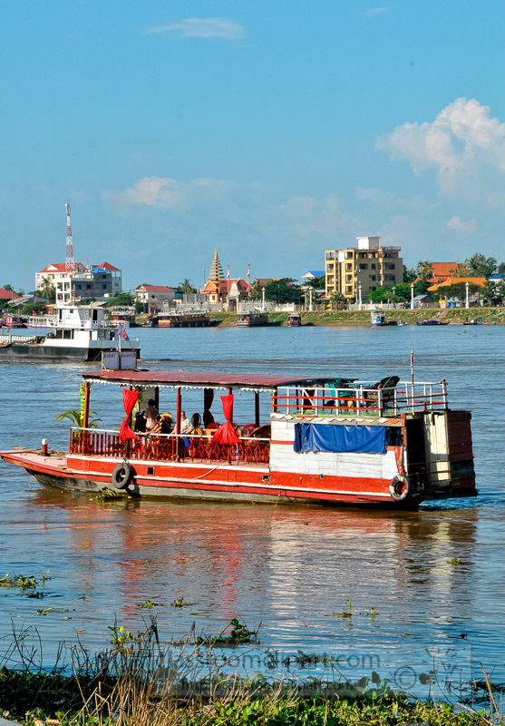 boats-along-the-river-front-phnom-penh-54.jpg