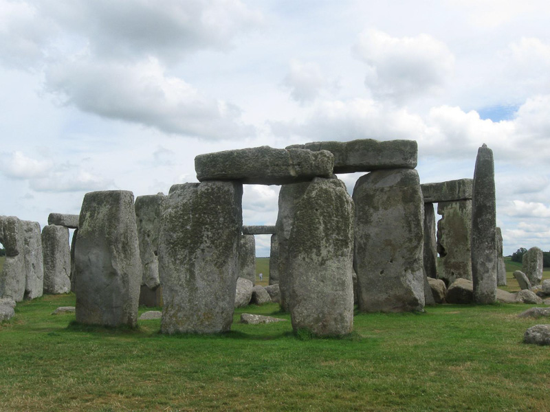 megaliths-that-compose-Stonehenge.jpg