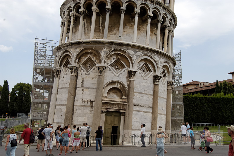 Photo-learning-tower-of-pisa-7692L.jpg
