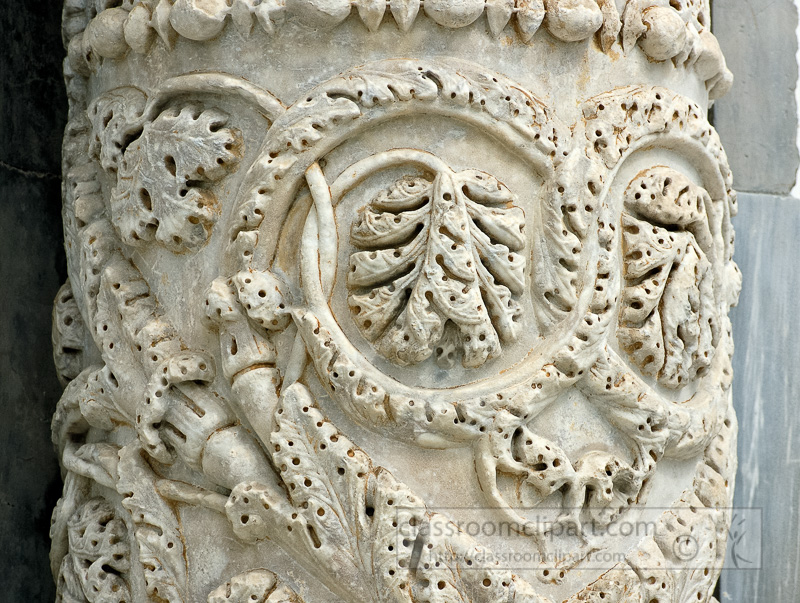 decorative-carvings-in-columns-pisa-italy-photo-1214LE.jpg