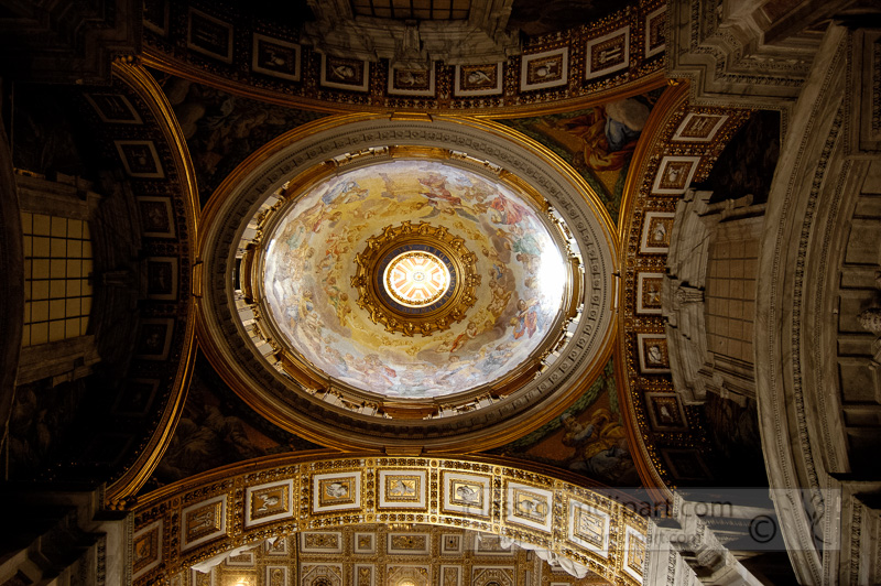 close-up-dome-interior-st-peters-basilica-photo_0682.jpg
