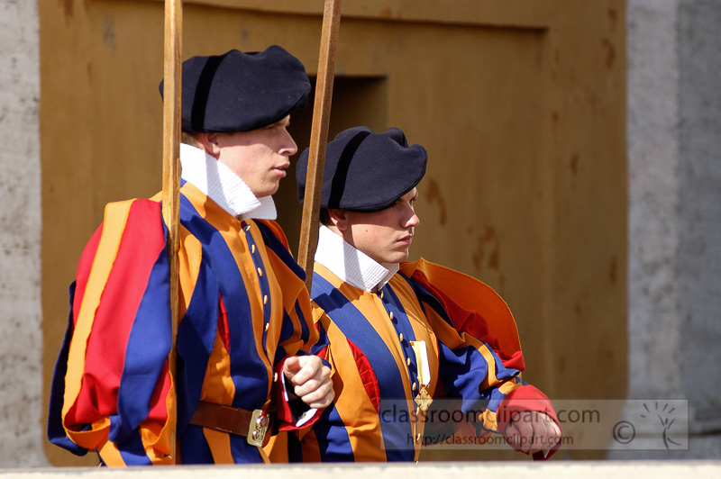 vatican-swiss-guards-st-peters-rome-italy-photo_7571.jpg