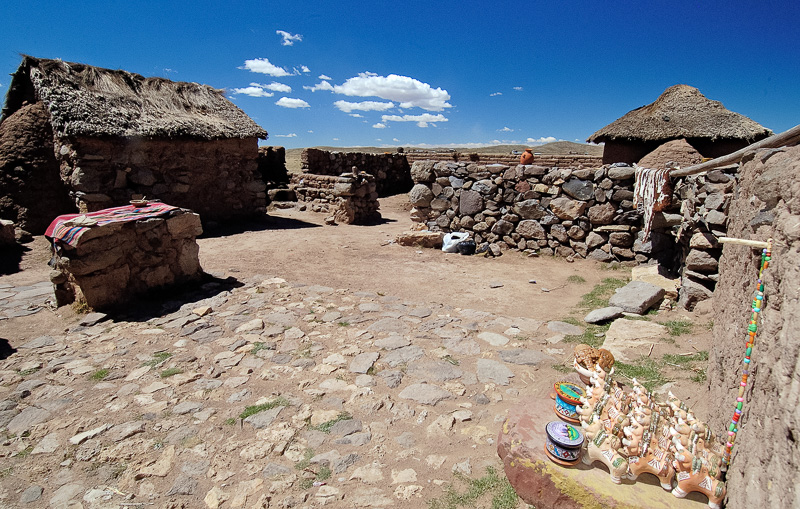 Native-Indian-home-in-Peru-Photo-003.jpg