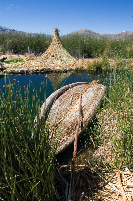 Traditional-reed-boats-Lake-Titicaca-Photo-111.jpg