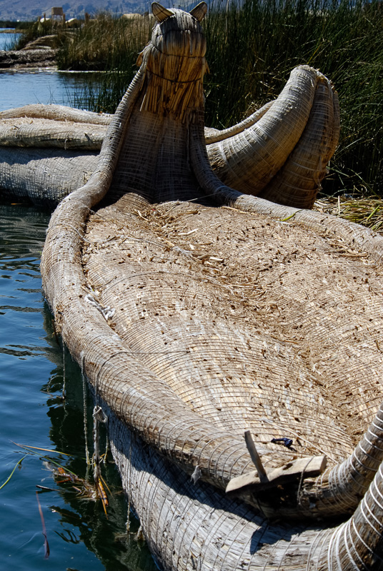 Traditional-reed-boats-Lake-Titicaca-Photo-2642A.jpg