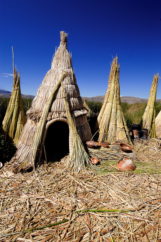 Traditional-reed-huts-Lake-Titicaca-Photo-0069A.jpg