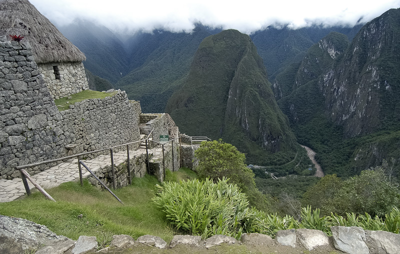 Inca-Ruins-Machu-Picchu-Peru_009c.jpg
