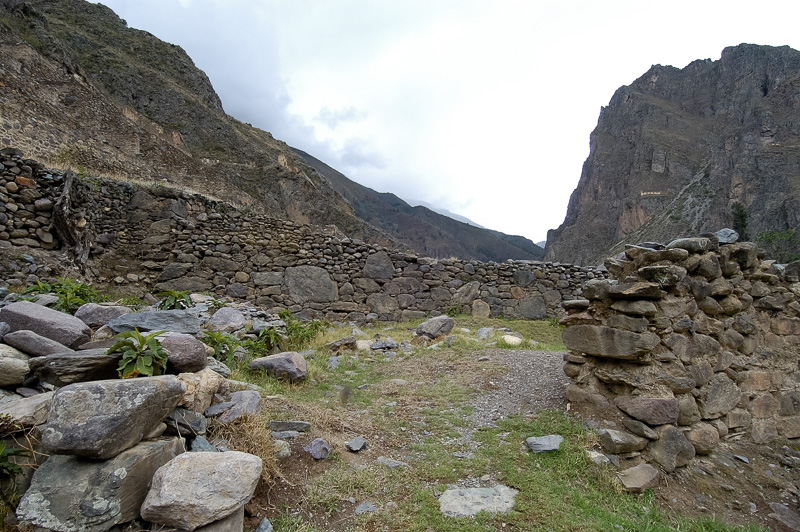 Inca-Fortress-of-Ollantaytambo_002.jpg