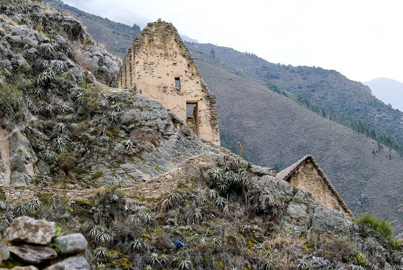 Ollantaytambo-an-Inca-fortress-025.jpg
