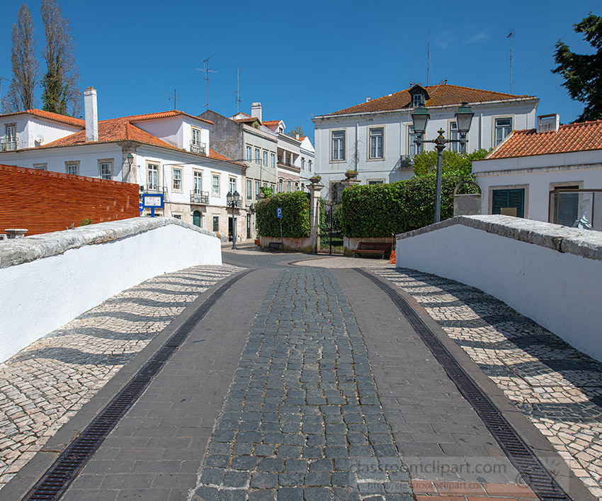 street-scene-alcobaca-portugal.jpg