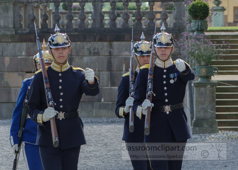 palace-guards-Drottnigholm-Royal-Palace-01706.jpg