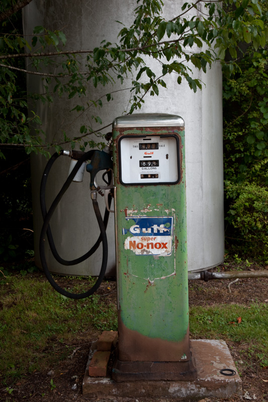old-gas-pump-mooresville-alabama.jpg