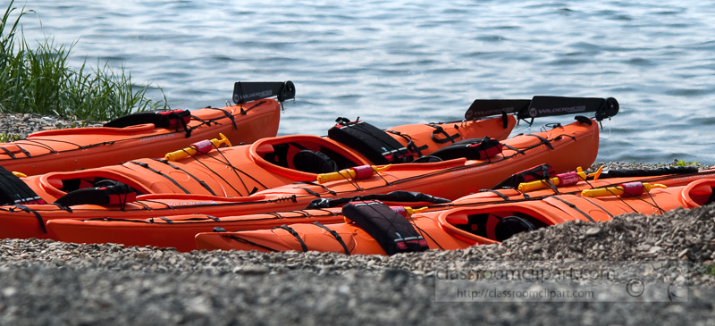 kayaks-on-shore-alaska-283b.jpg