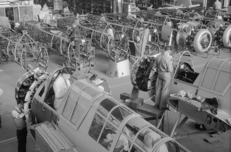 interior-of-the--aircraft-corporation-stratford-connecticut-1940.jpg