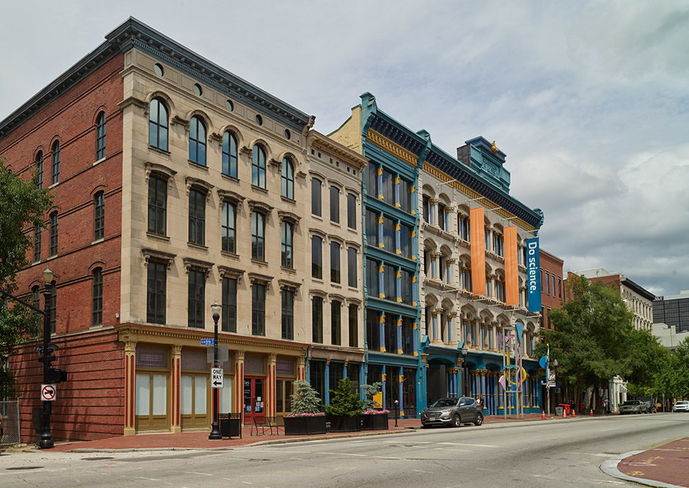 colorful-buildings-in-downtown-on-the-south-shore-of-the-ohio-river-louisville-kentucky.jpg