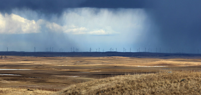 photo-dark-clouds-over-wind-turbines-during-a-rainstorm-north-dakota.jpg