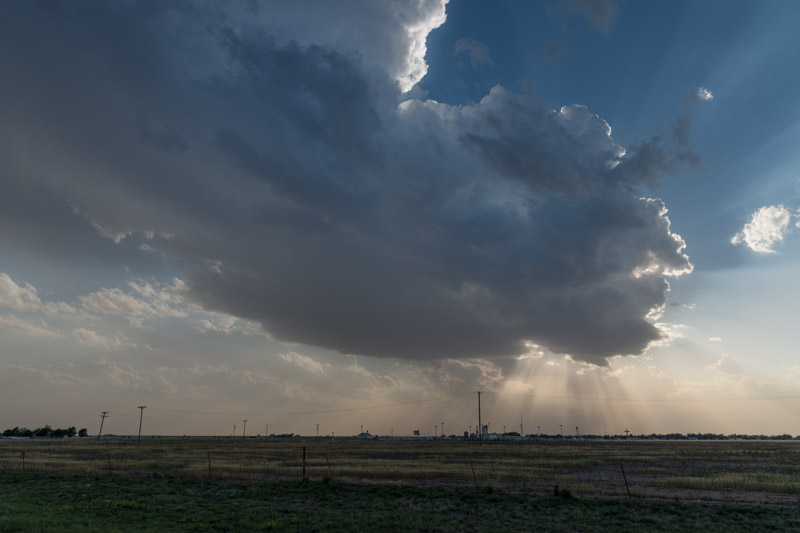 photo-massive-cloud-presages-a-thunderstorm-above-groom.jpg