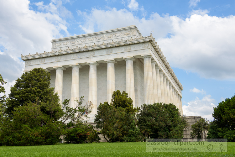 side-view-of-the-lincoln-memorial-3628.jpg