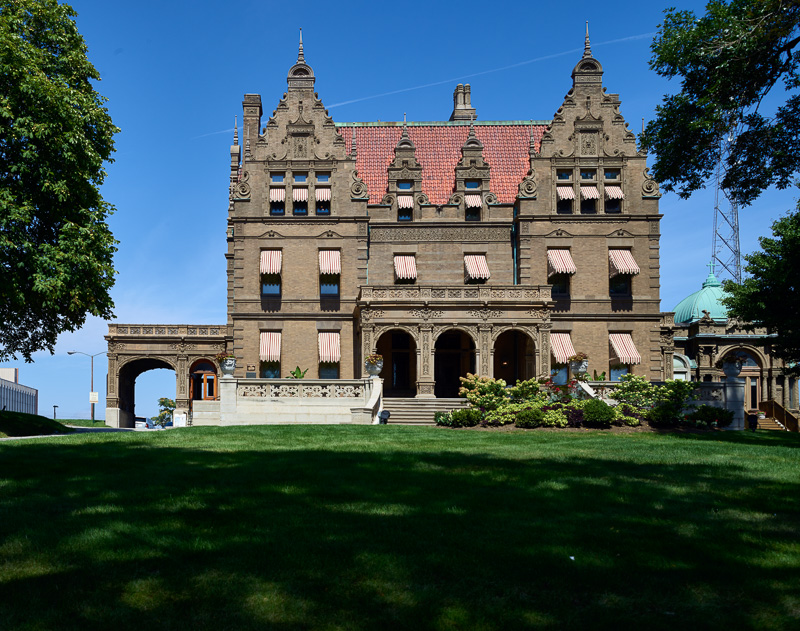 pabst-mansion-one-of-milwaukee-wisconsins-most-notable-landmarks.jpg