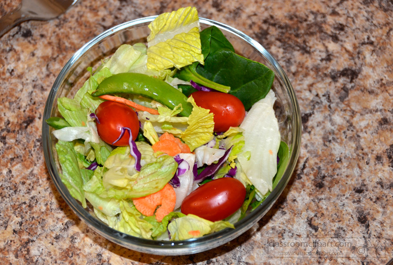 green-salad-in-glass-bowl-tomatoes-carrot.jpg
