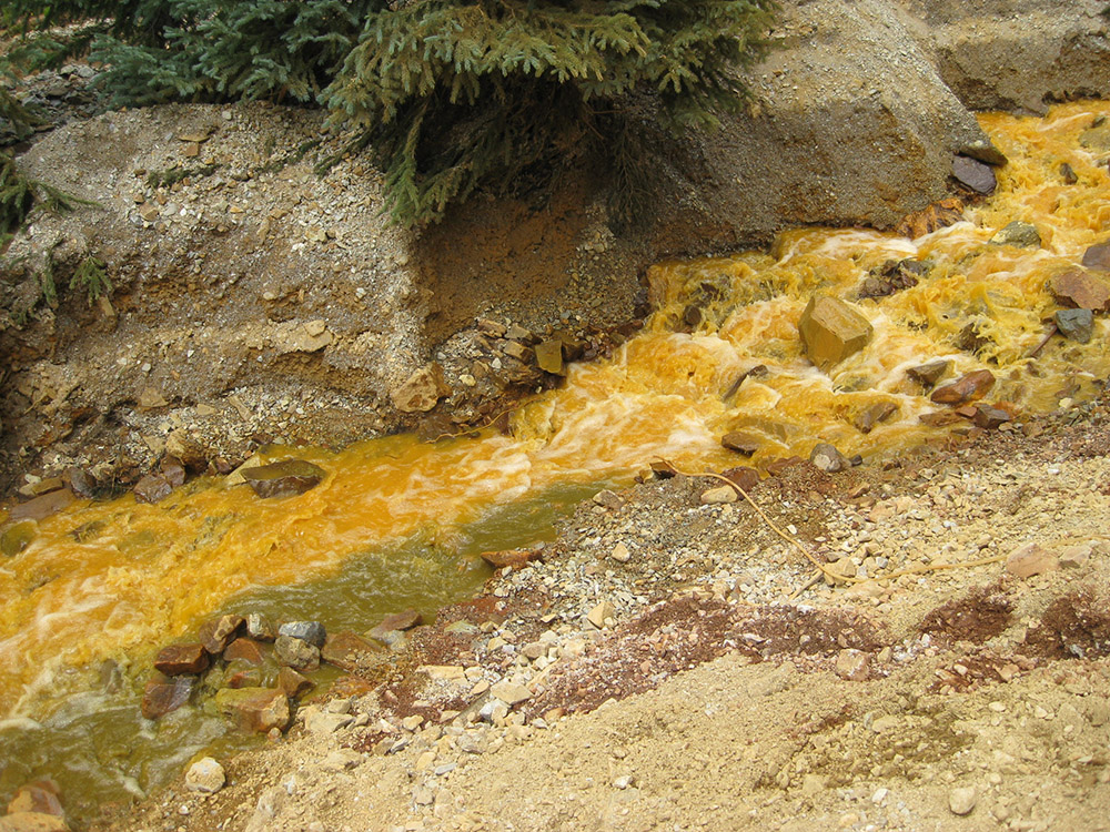 north-fork-cement-creek-showing-visual-results-of-sodium-hydroxid-colorado.jpg