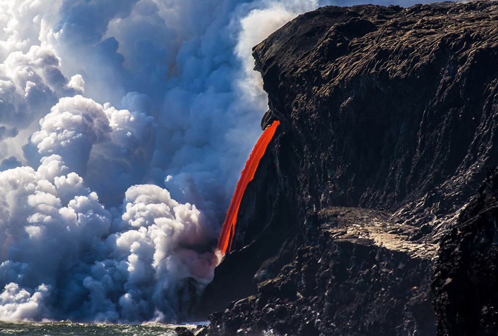closetup-kamokuna-ocean-entry-lava-flow-kīlauea-volcano.jpg