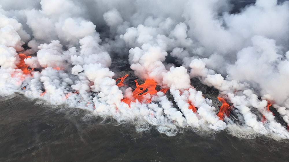 kīlauea-volcano-laze-plumes-kilauea-volcano.jpg