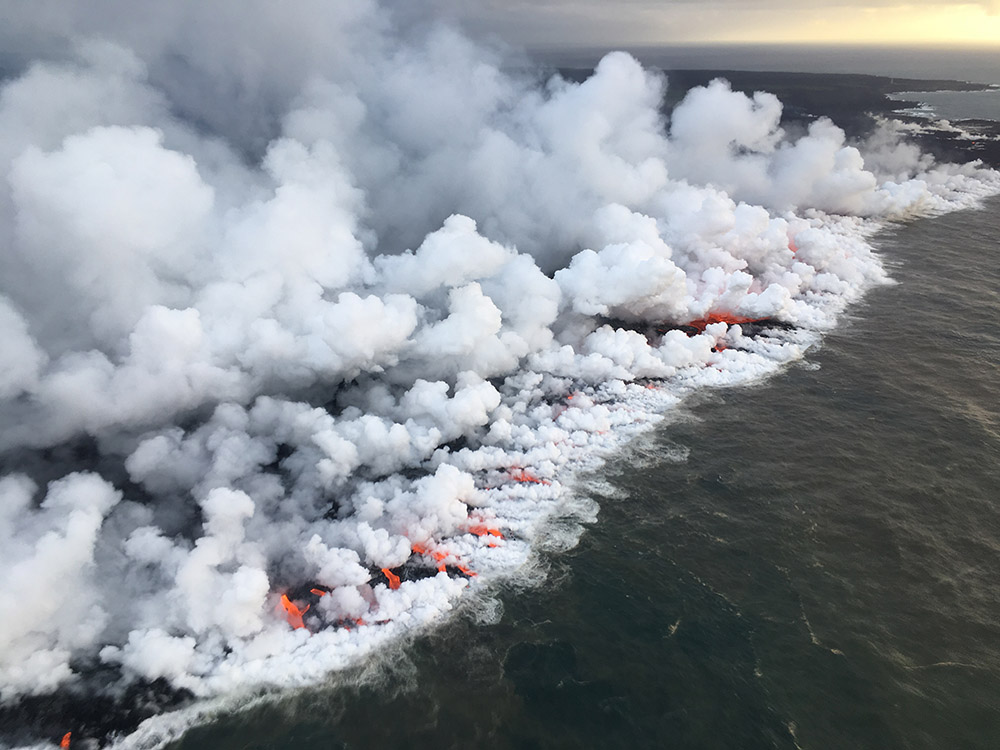 kīlauea-volcano-ocean-entry.jpg