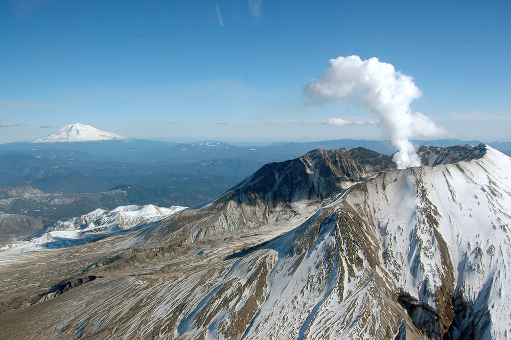 mount-st-helens-volcano-on-sunny-day.jpg