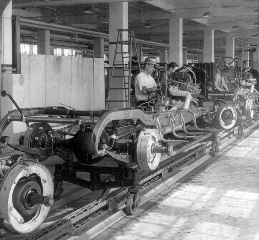 assembling-room-chassis-and-motors-auto-plant-detroit-michigan-1929.jpg