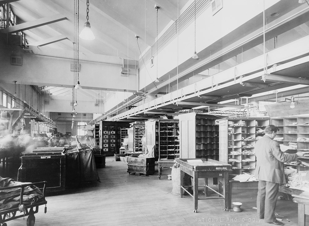 mail-sorting-room-u.s.-post-office-washington-1920.jpg