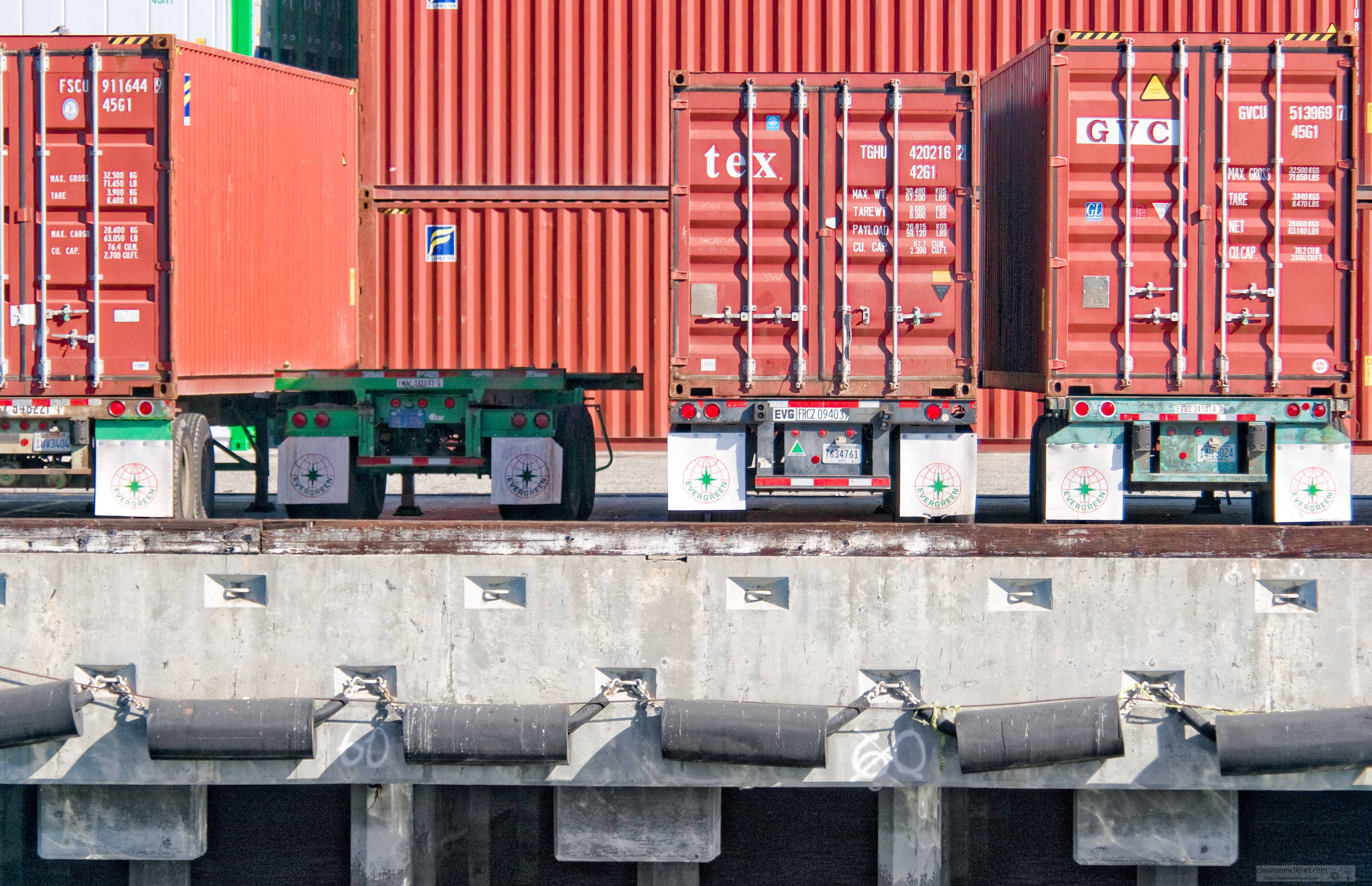 trucks-lined-up-for-container-shipments-los-angeles.jpg
