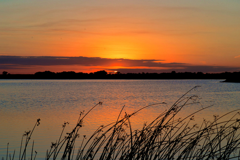 photo-sunset-at-quivira-national-wildlife-refuge-in-kansas.jpg