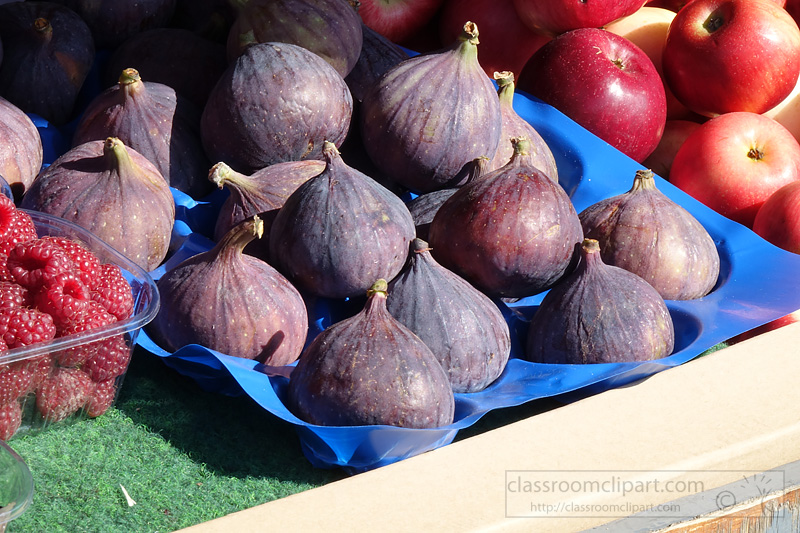 photo-fresh-figs-at-market-in-finland.jpg