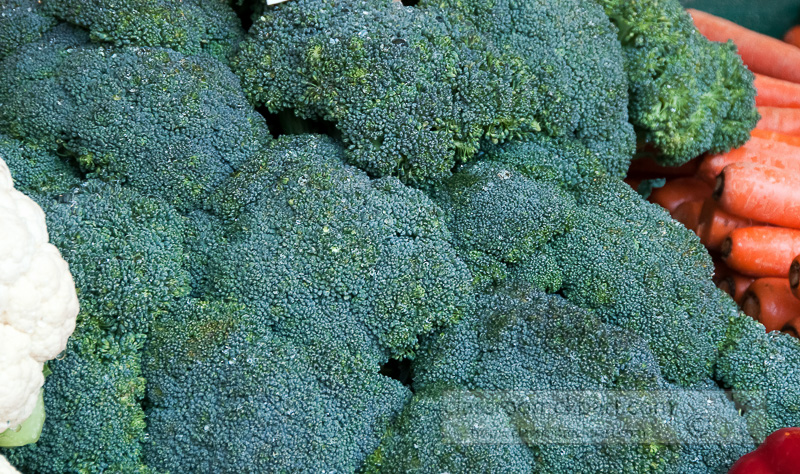 fresh-broccoli-closeup-photo-image-608.jpg