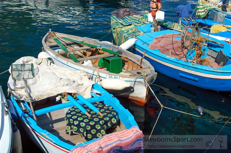 colorful-blue-fishing-boats-along-the-amalfi-coast-italy_3295A.jpg
