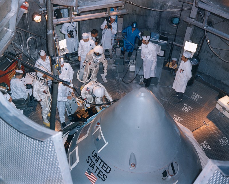 crew-of-pollo-204-mission-prepare-for-the-first-manned-test-of-their-spacecraft.jpg