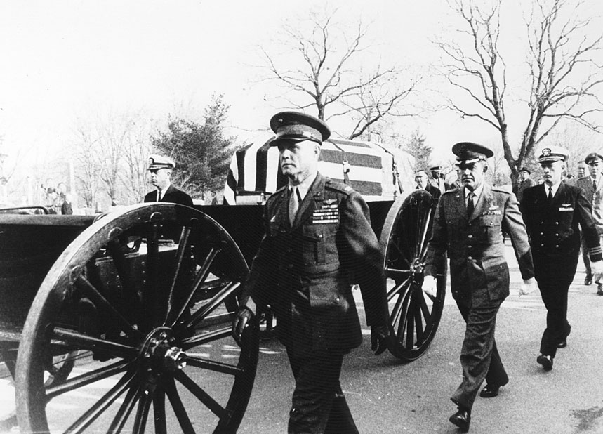 flag-draped-coffin-of-astronaut-virgil-grissom-is-being-escorted-at-arlington.jpg