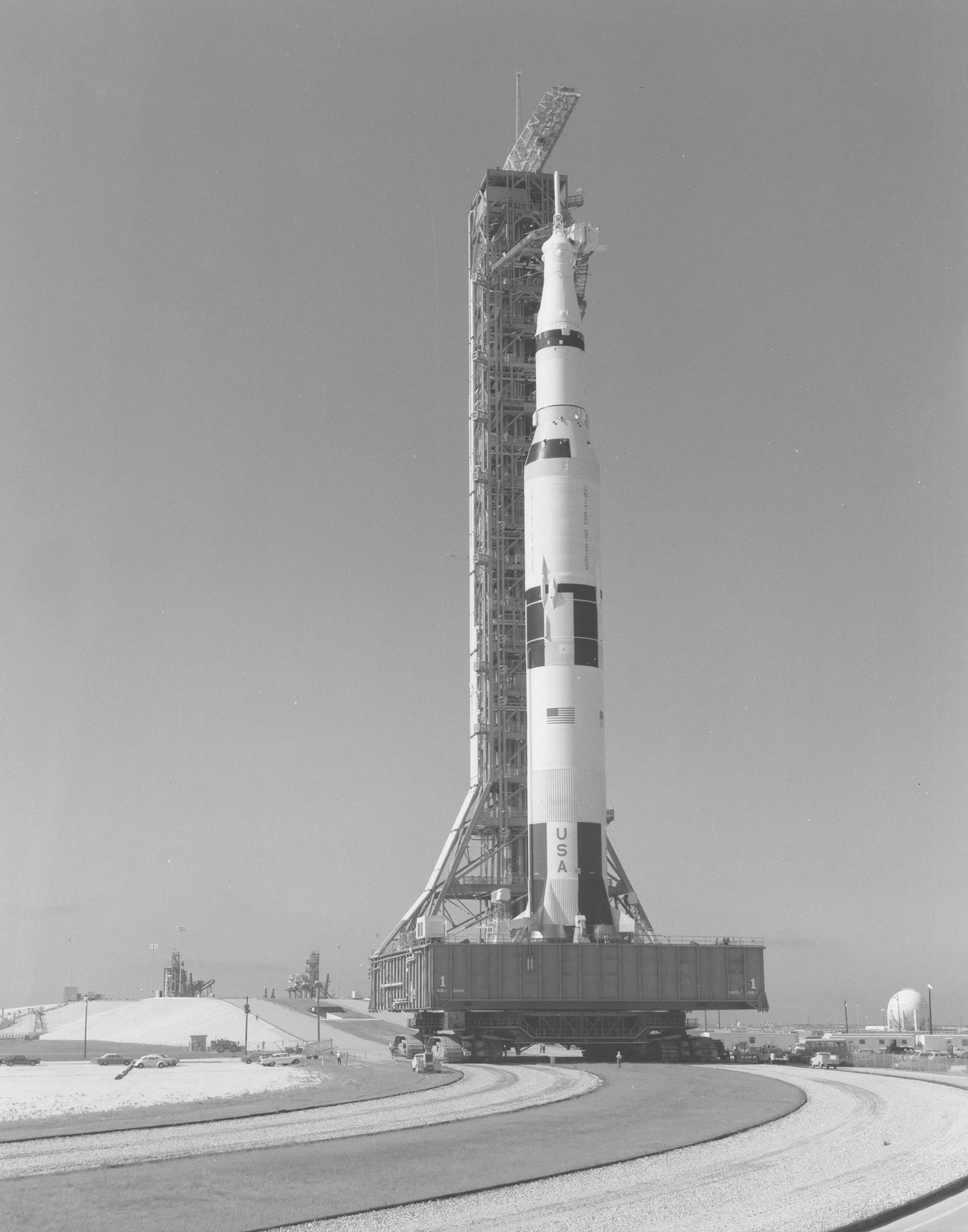 apollo-11-saturn-v-approaches-pad-incline-during-rollout.jpg