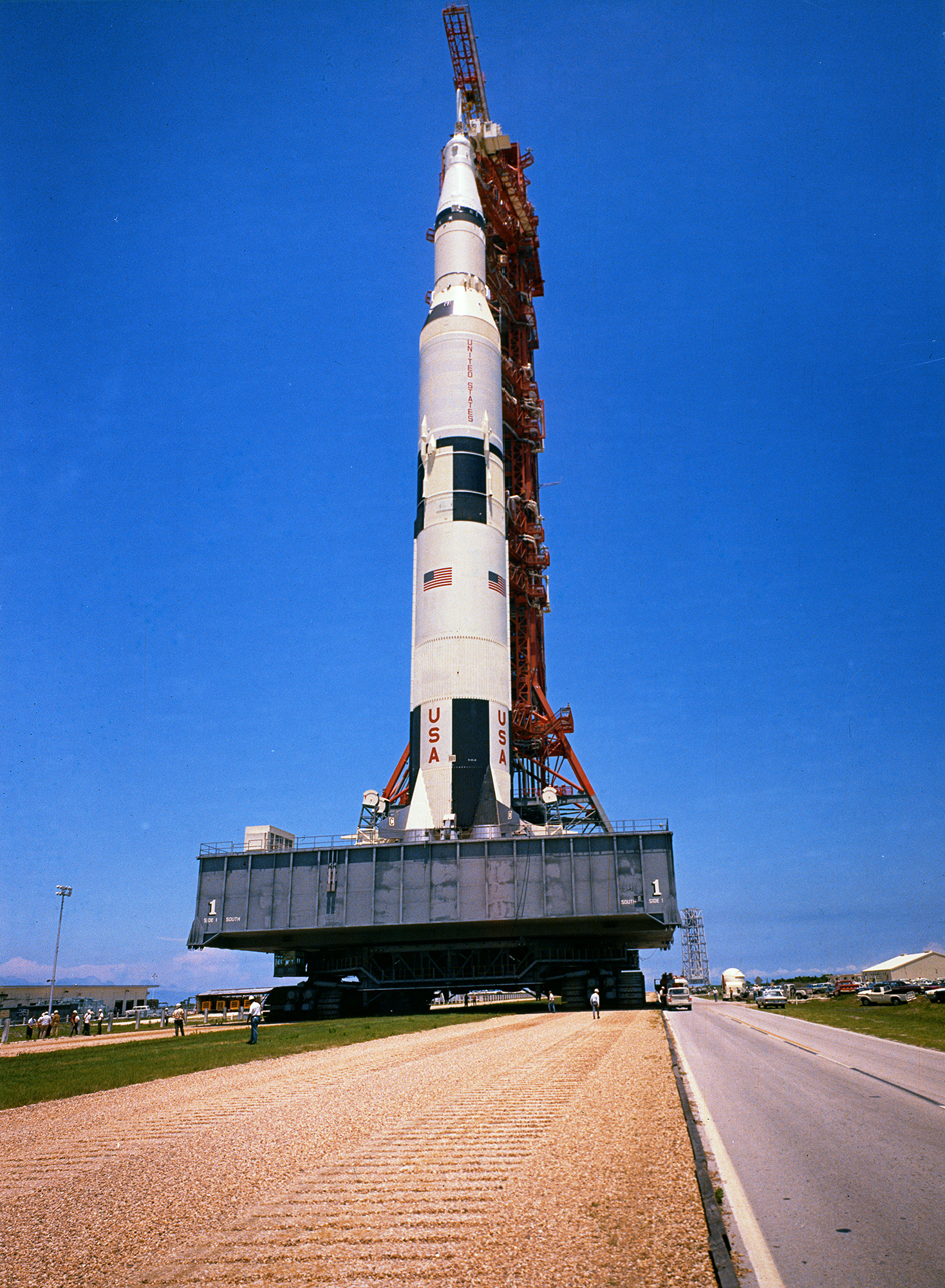apollo-11-saturn-v-during-rollout-3.jpg