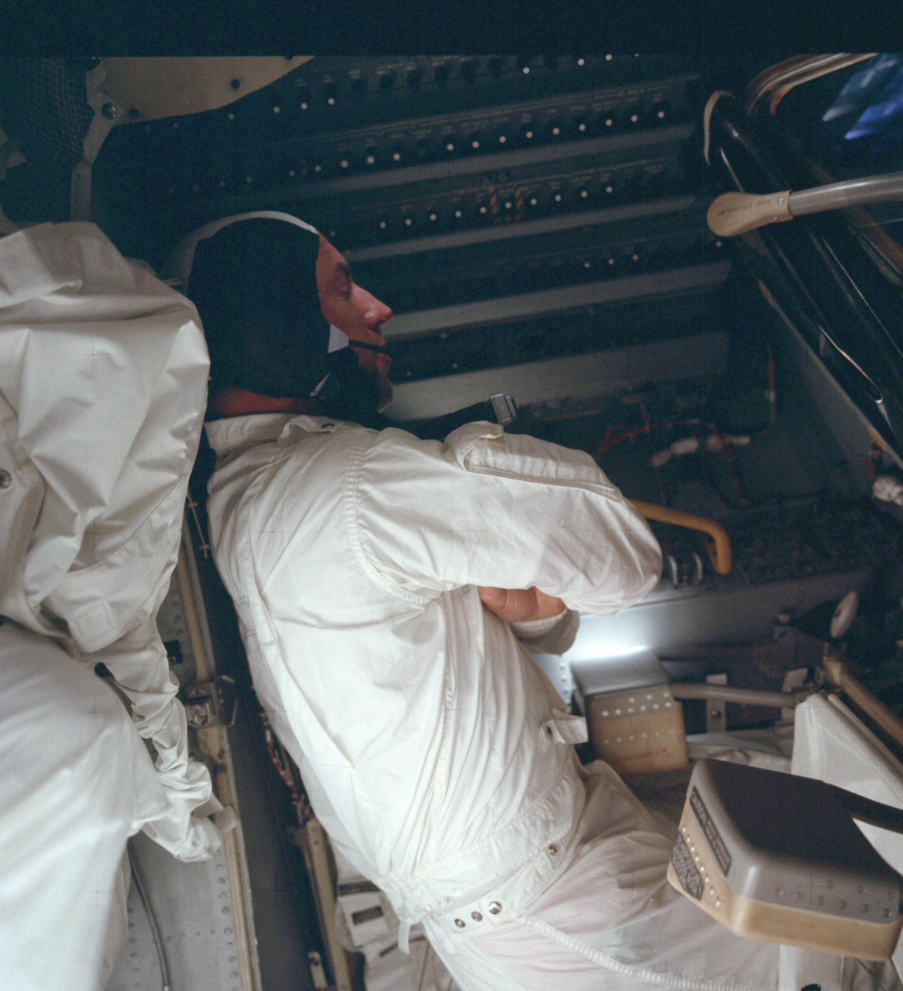 astronaut-on-apollo-13.jpg