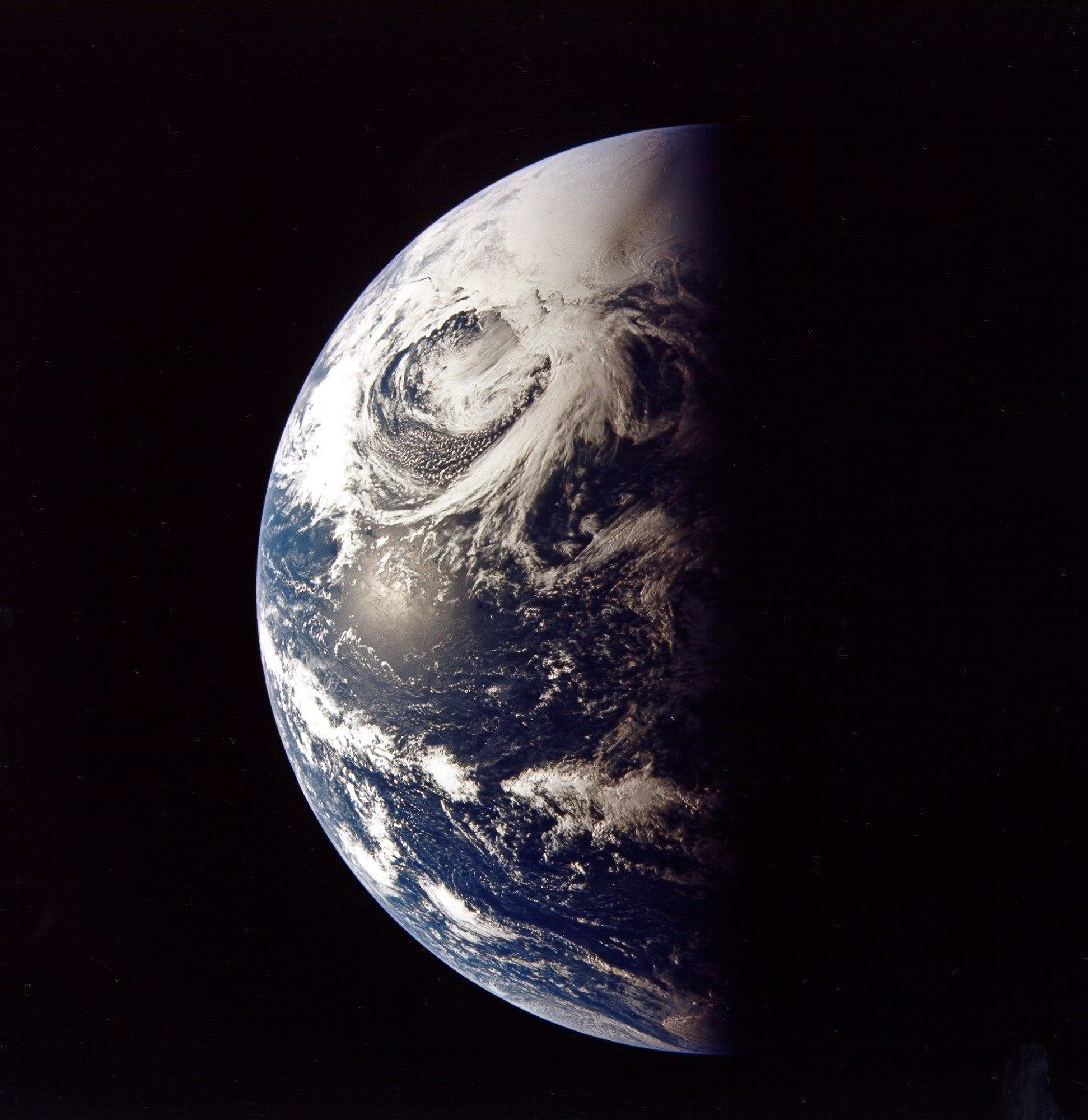 view-of-earth-from-apollo-13.jpg