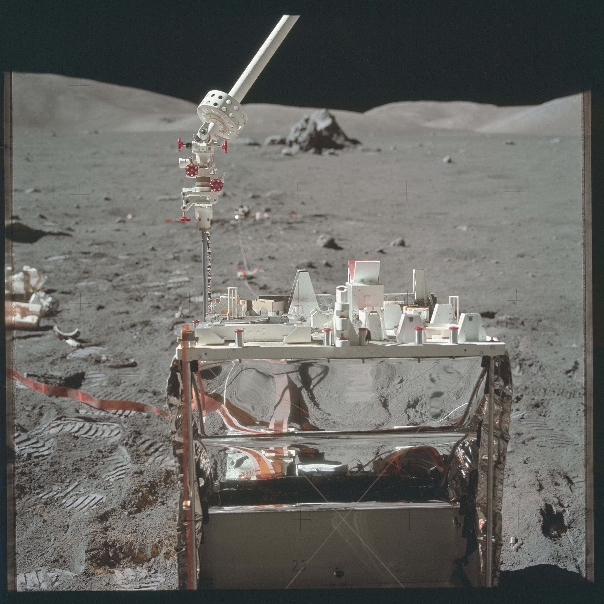 apollo-17-mission-moon-landing-249.jpg