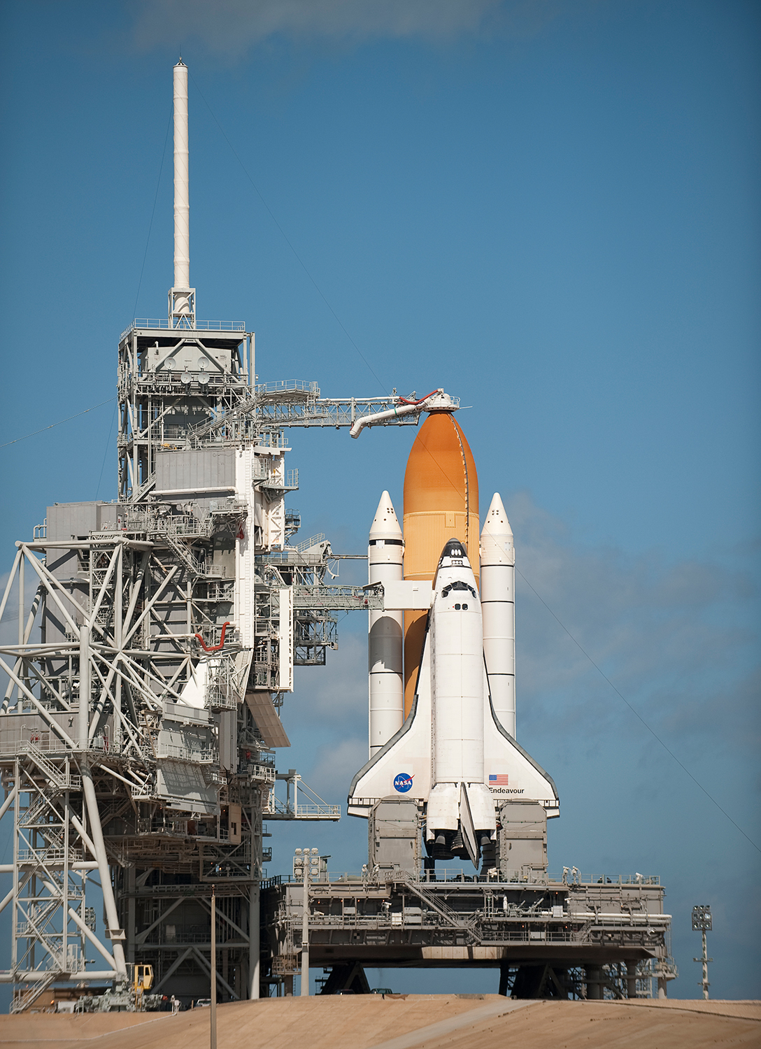 space-shuttle-endeavour-on-launch-pad.jpg