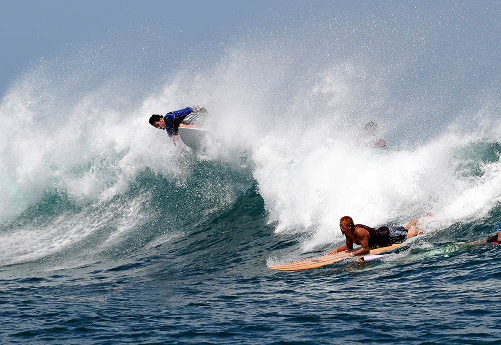 surfing-in-bali-indonedsia-5400a.jpg