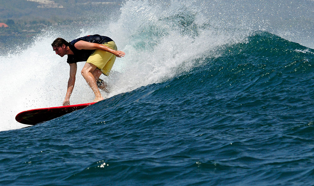 surfing-in-bali-indonedsia-5516b.jpg